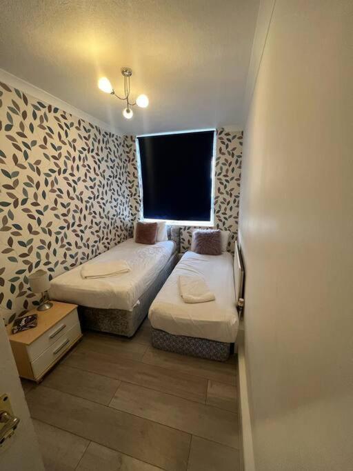 Apartment Modern, Family-Friendly Apartment By Hyde Park & Museums London